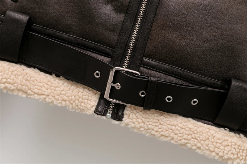 ArcticElegance™ Faux Shearling Jacket